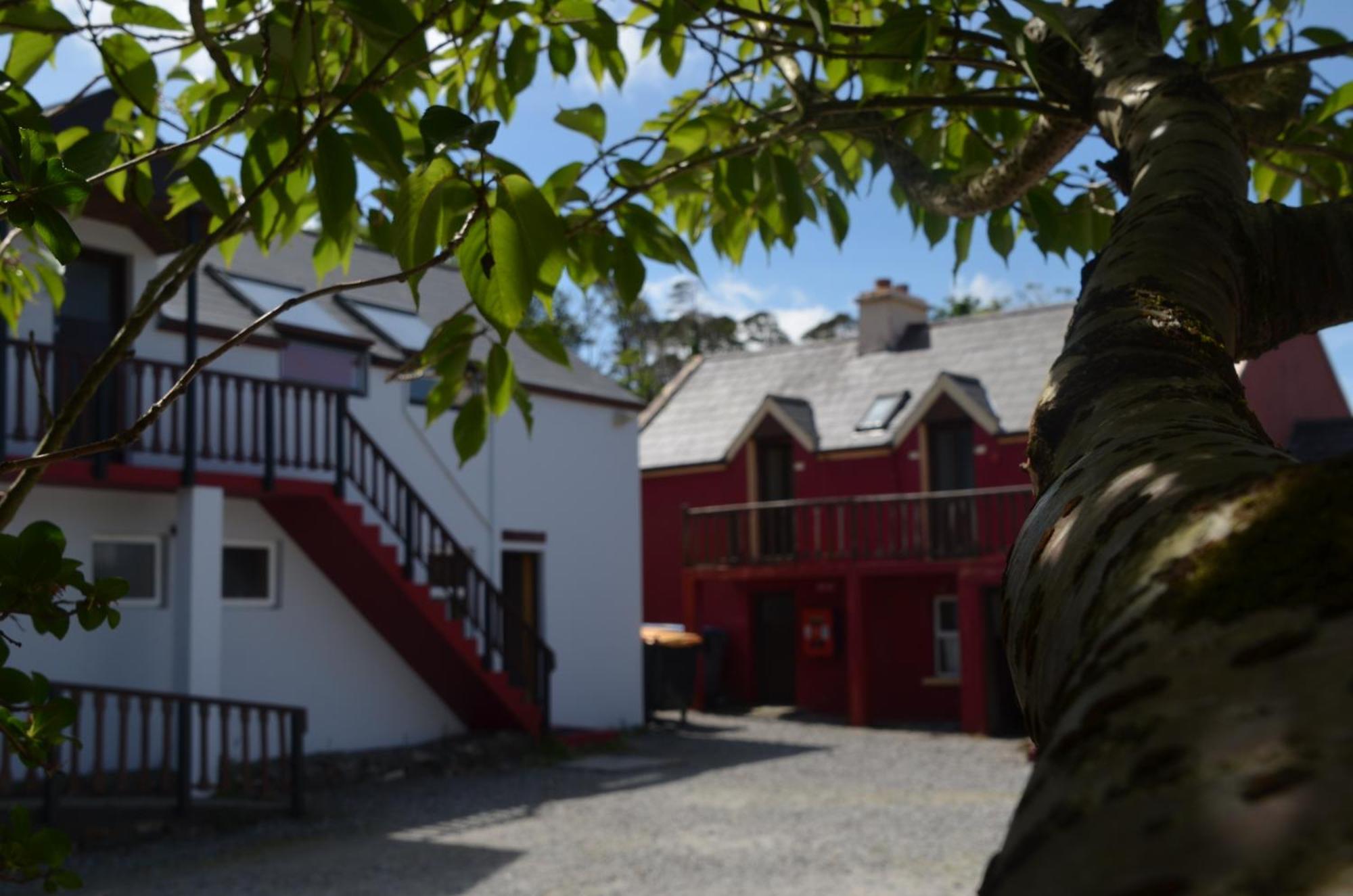 The Connemara Hostel - Sleepzone Leenaun Exterior photo